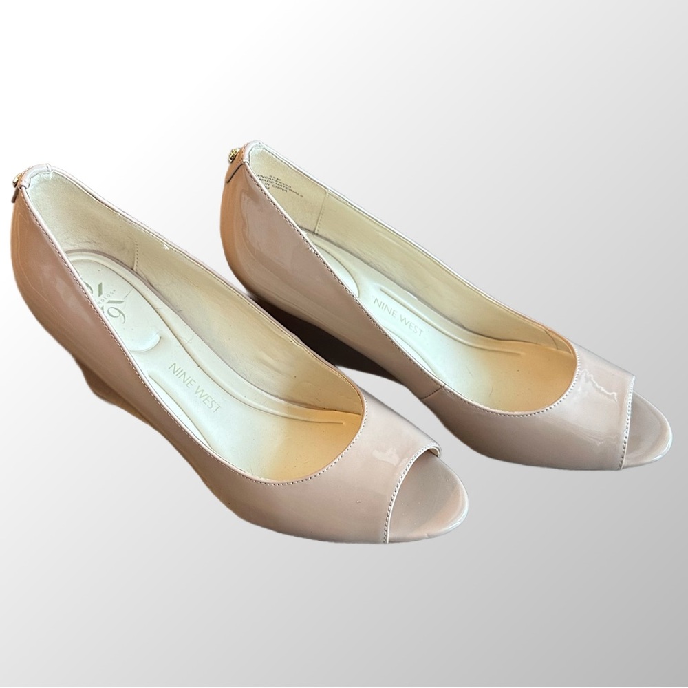 Nine West Barely Nude Patent‎ Cape 9x9 Dress Wedges with Peep Toe in Size 9.5